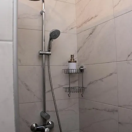 1 Bedroom Maisonette, 139 Triq Aristarku Σεντ Πόλς Μπέι