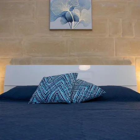 1 Bedroom Maisonette, 139 Triq Aristarku