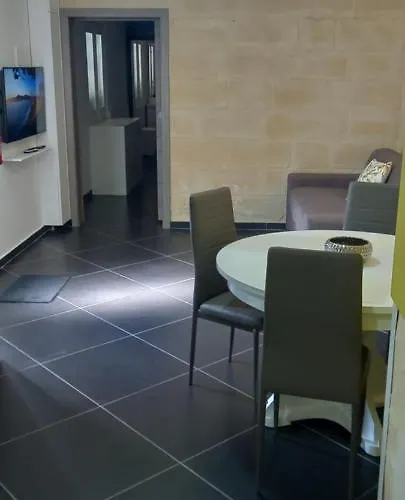 Сasa de vacaciones 1 Bedroom Maisonette, 139 Triq Aristarku St Paul's Bay